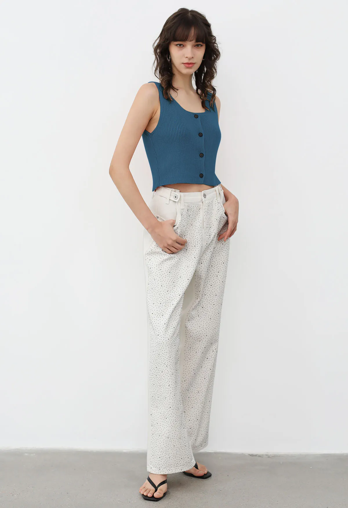 Chicwish  |U-Neck Plain Cropped Tops Tanks & Camisoles