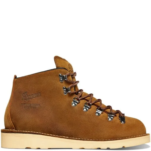 Danner Mens Mountain Light Boot in Pettygrove