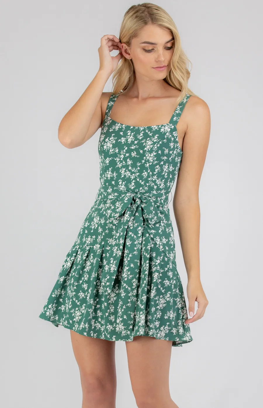 Floral Scoop Neckline Dress with Tie Waist (SDR772B)