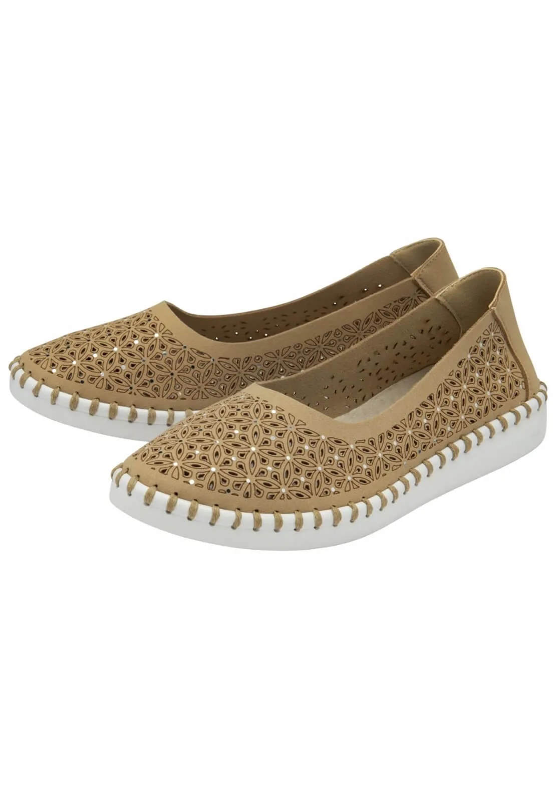 Mesne Slip-On Shoe